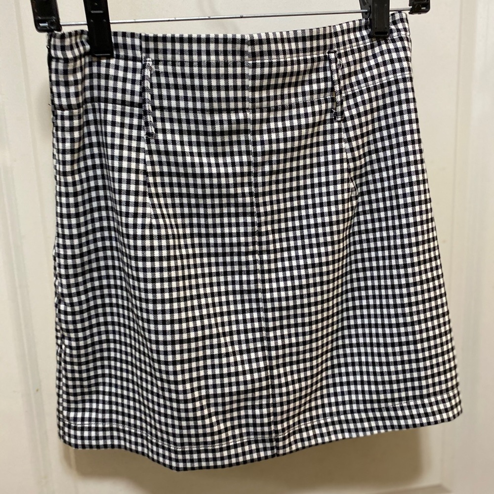NWT LF mini skirt - Picture 7 of 8